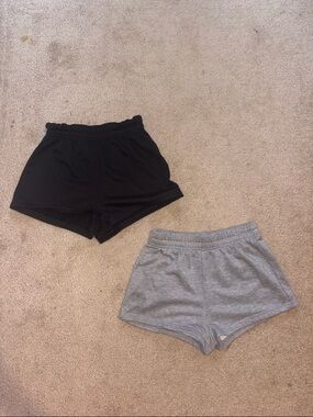 Women’s Two Pack Casual Elastic-Waist Shorts - Black & Gray